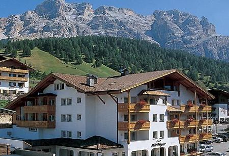 Hotel Falzares San Cassiano  Exterior photo