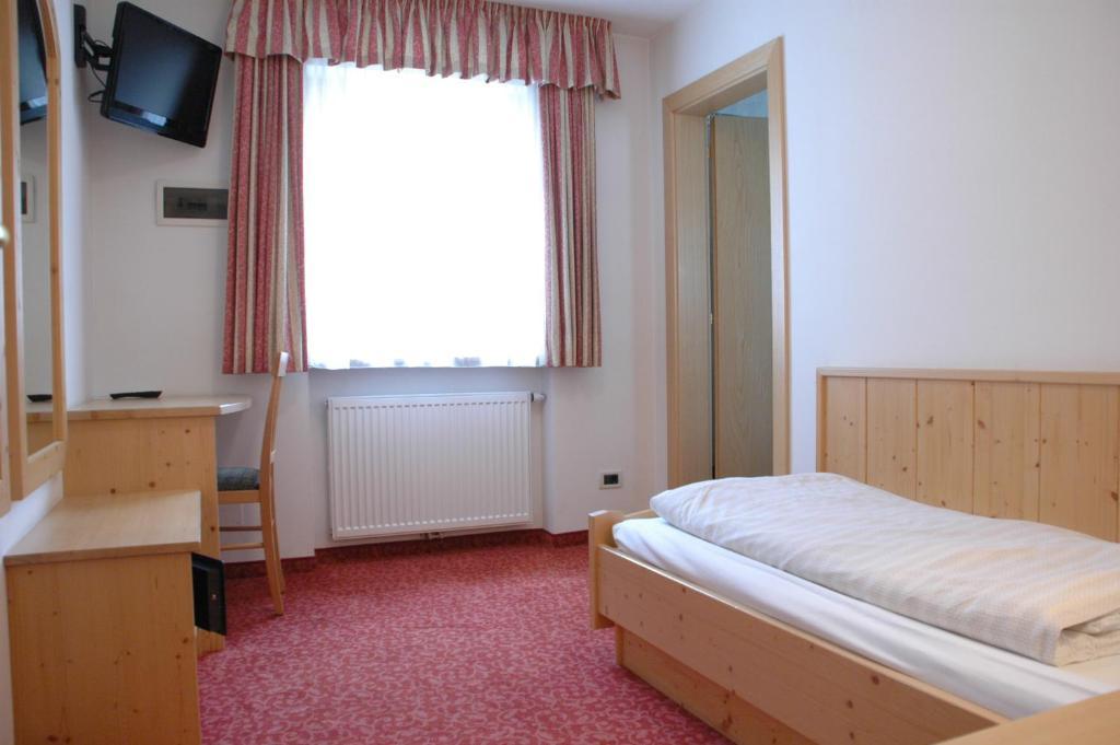 Hotel Falzares San Cassiano  Room photo