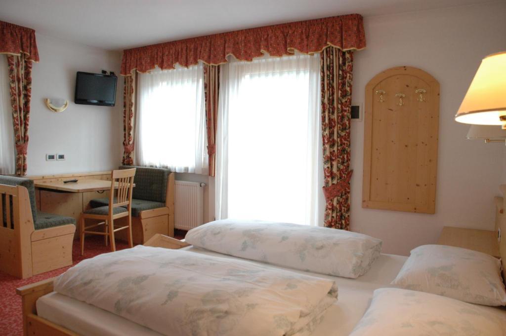 Hotel Falzares San Cassiano  Room photo